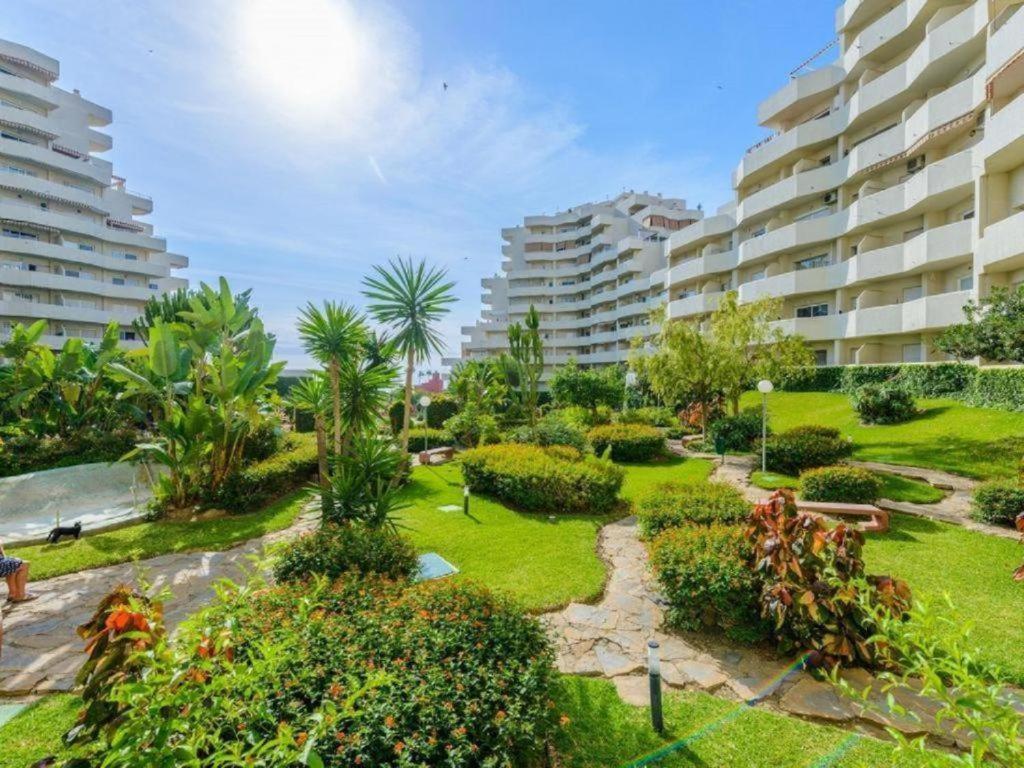 Benalbeach Playa 贝纳尔马德纳 外观 照片
